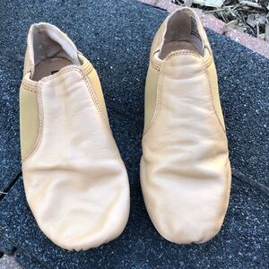 Balera Slip On Tan Leather Jazz Shoes Size 5.0 AD